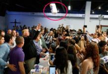 Las redes arden con el gesto de Donald Trump ante los damnificados en Puerto Rico