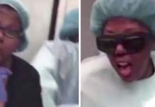 Es acusada por cantar y bailar mientras realizaba las cirugías estéticas a sus pacientes