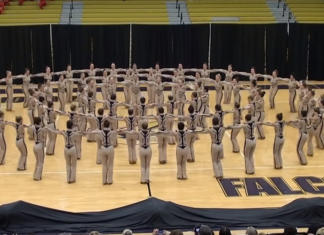 La espectacular coreografía de este grupo de adolescentes se gana la admiración de todos