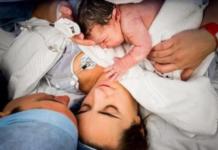 Capturan la emotiva reacción de una bebé recién nacida al ver a su madre por primera vez