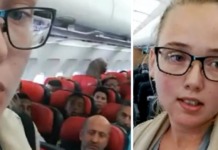 Una estudiante detiene un avión para impedir la deportación de un inmigrante