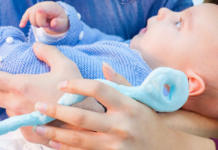 Un pediatra opina en contra de un juguete para bebés que causa furor en el mercado