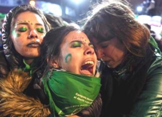 Se desata el caos y la violencia en Argentina tras el rechazo a la legalización del aborto