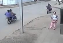 Una astuta mujer no permite que los 2 ladrones que la asaltaron se llevaran su bolso