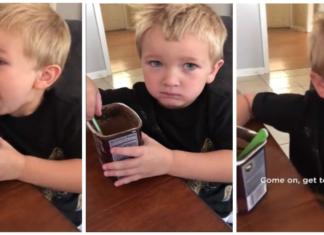 Un pequeño insiste en probar cacao en polvo… Pero de inmediato se arrepiente