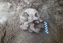 Hallan los restos de un niño enterrado según un ritual que desconcierta a los investigadores