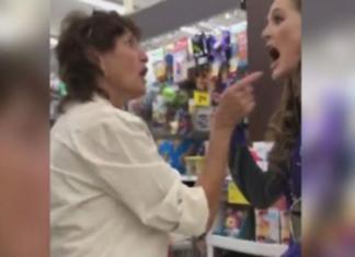 Una mujer racista es puesta en su lugar tras acosar a dos hispanas por hablar en español