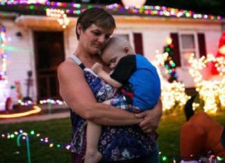 Muere el niño de 2 años por el cual todos sus vecinos adelantaron la Navidad
