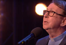 El jurado no podrá olvidar jamás la extraordinaria interpretación de este sacerdote