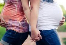 El insólito caso del hombre que embaraza al mismo tiempo a su esposa y a su suegra