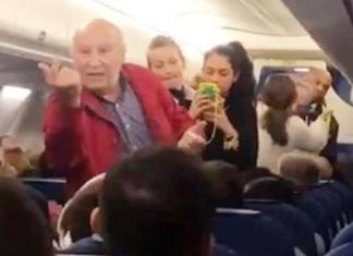 Una pareja de ancianos es expulsada de un avión «por no comprender el inglés»