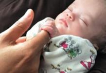 La hallaron en una bolsa amarrada a un árbol pero un verdadero ángel apareció para adoptarla