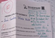 Las anotaciones de un profesor en los exámenes de una alumna desatan miles de comentarios