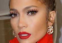 A sus 52 años, Jennifer Lopez deja sin palabras posando en la playa sin nada de maquillaje